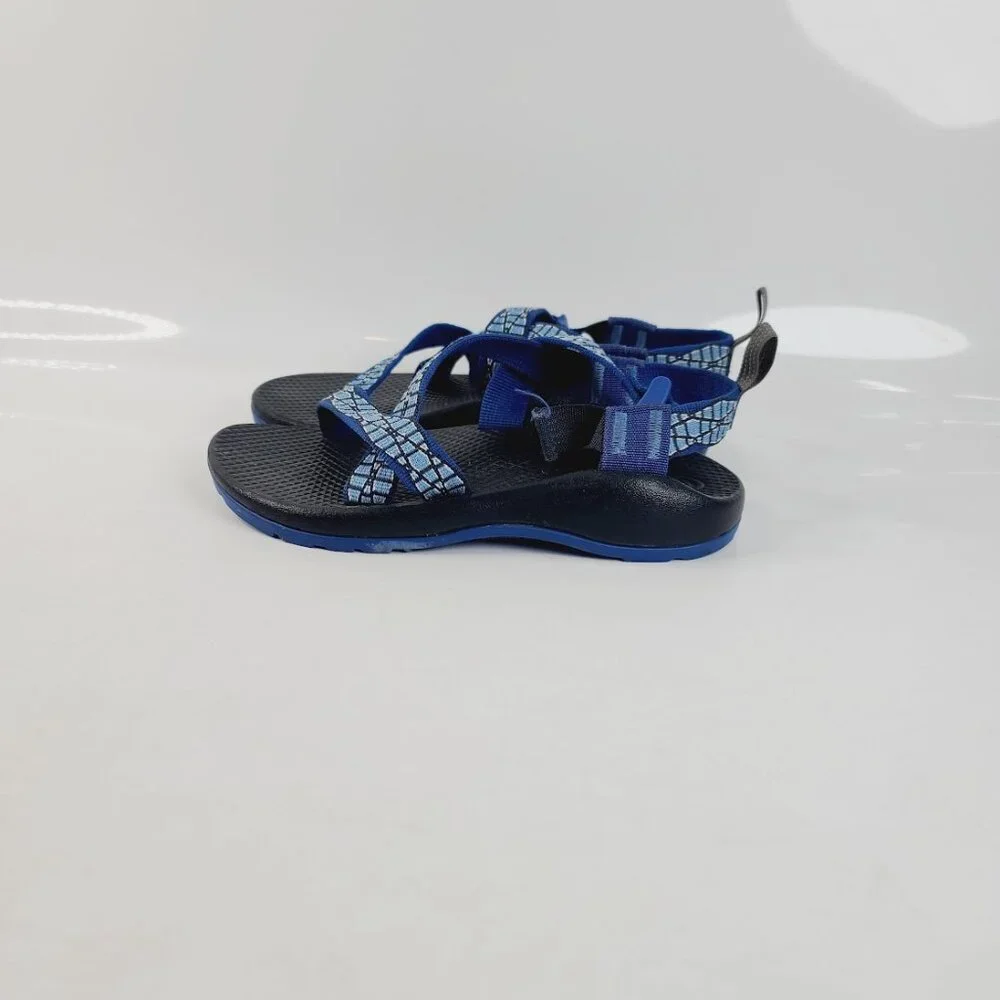 Chaco girl blue